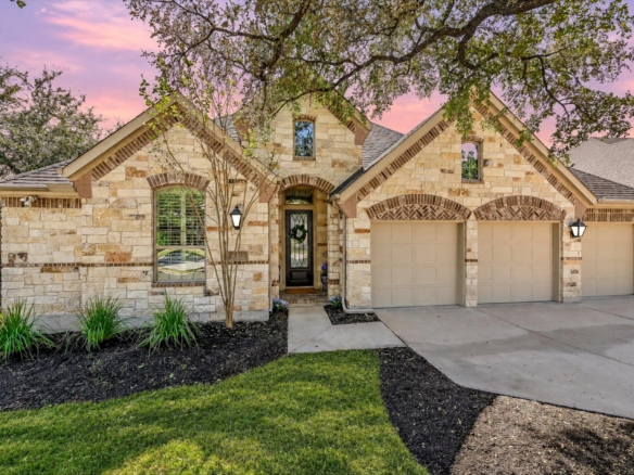 300 Sand Hills LN