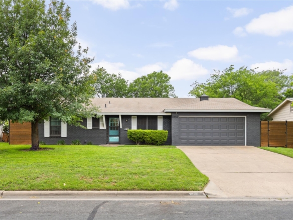 8704 Clarewood DR