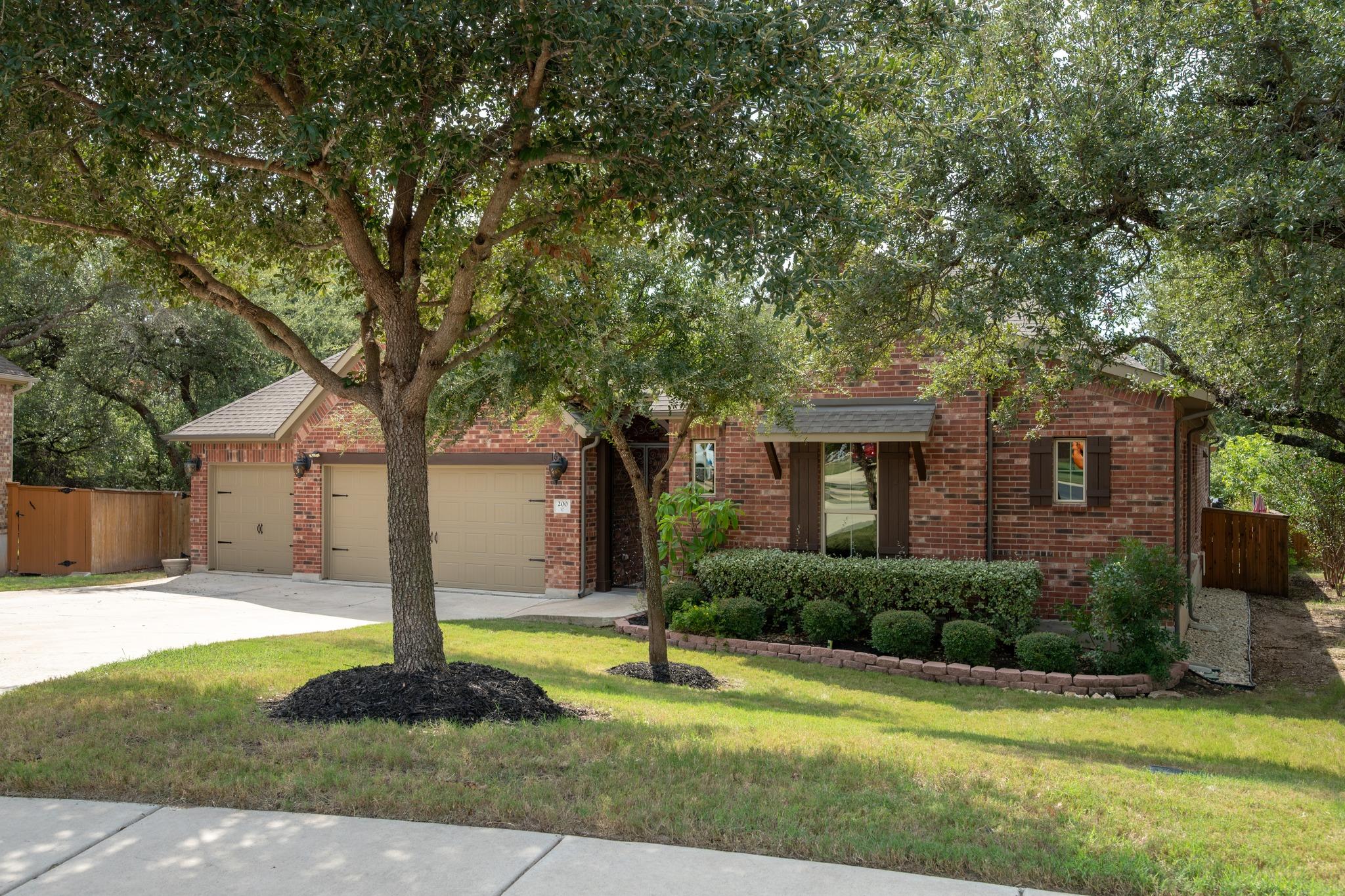 200 Lake Rim CIR