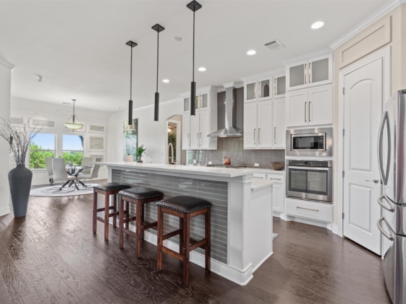236 Standing Oak DR