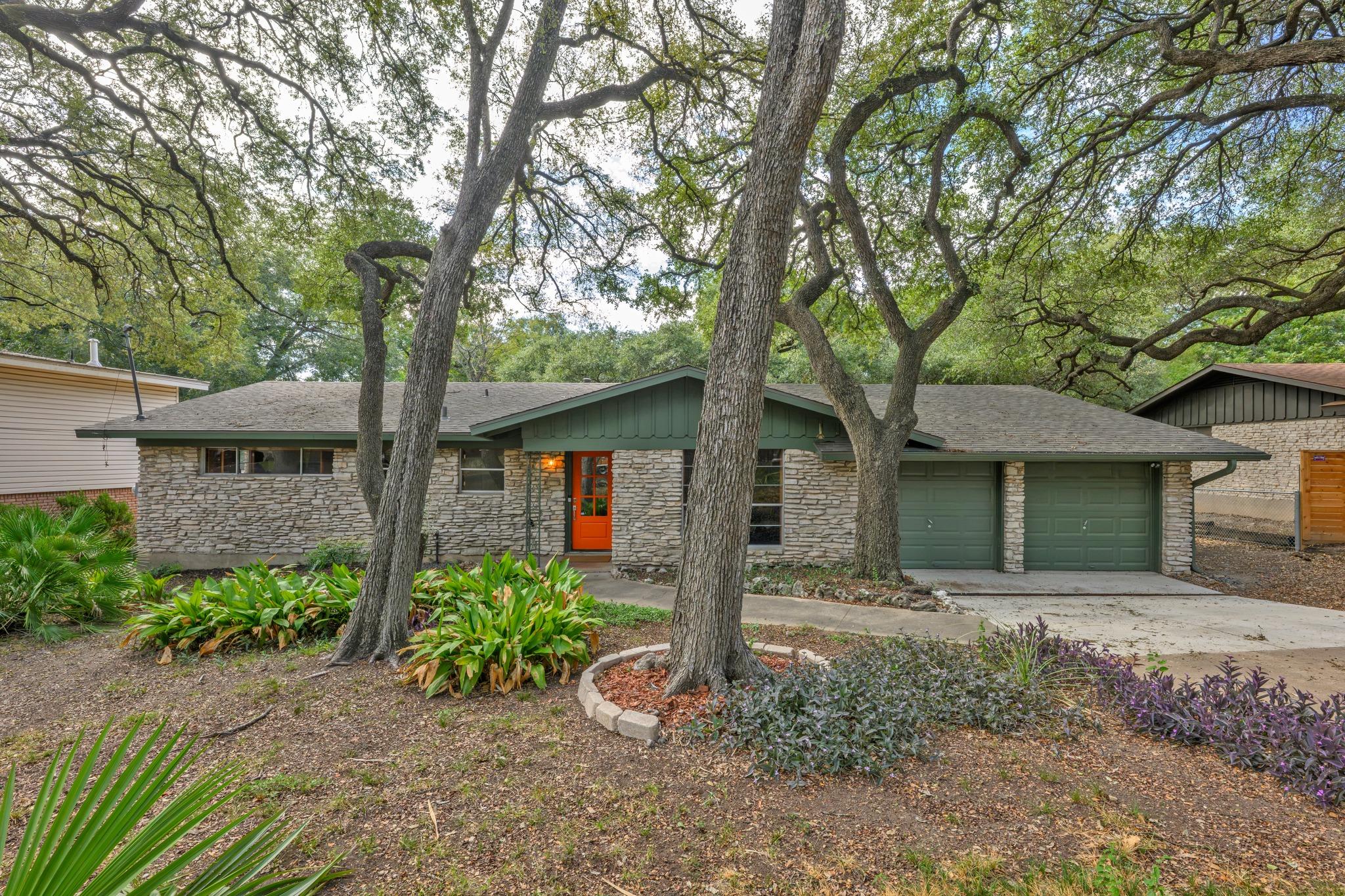 1113 Hollybluff ST