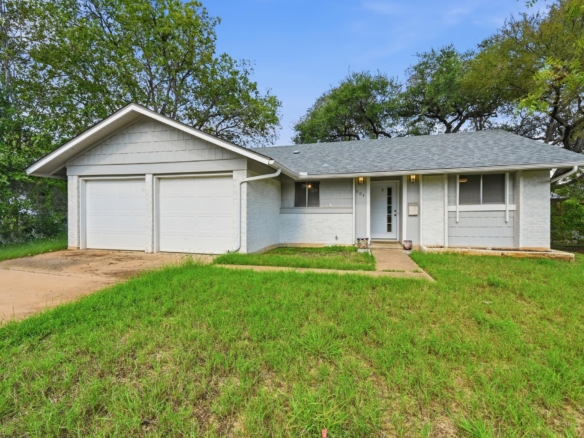 904 Emerald Wood DR