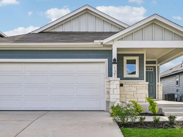 121 Woodbrook DR