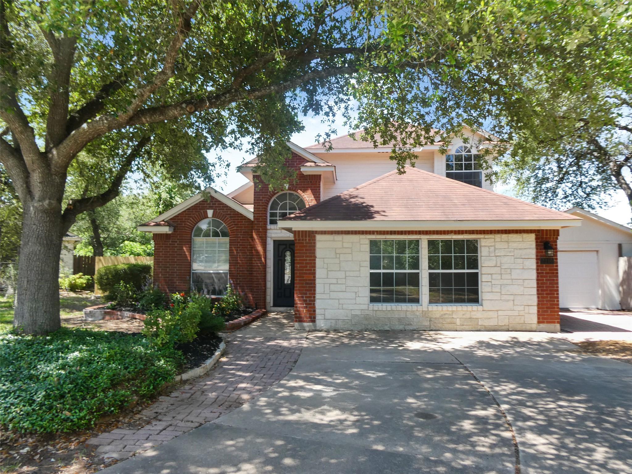2310 MACAW DR