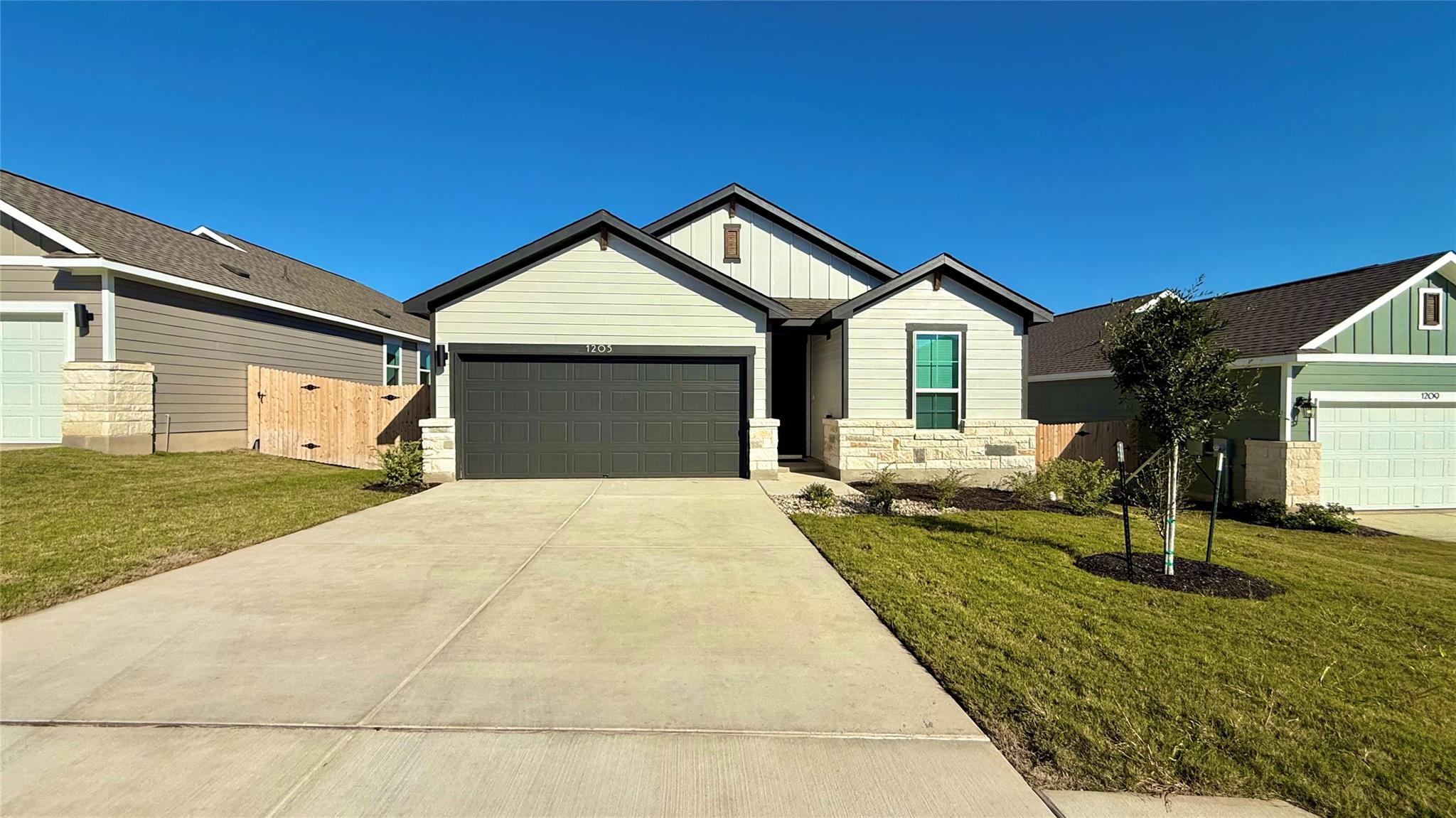 1205 Lavender WAY