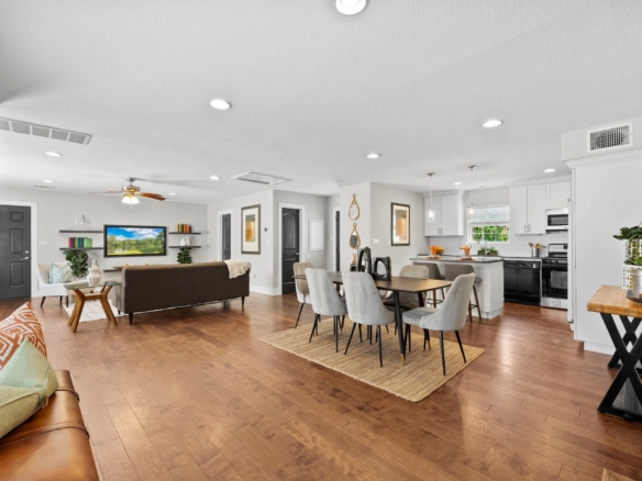3001 Maplelawn CIR