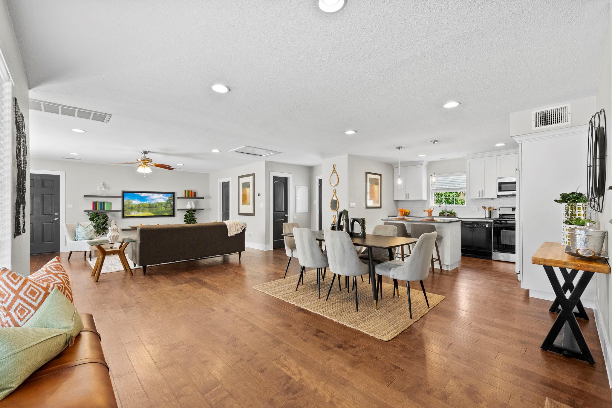 3001 Maplelawn CIR