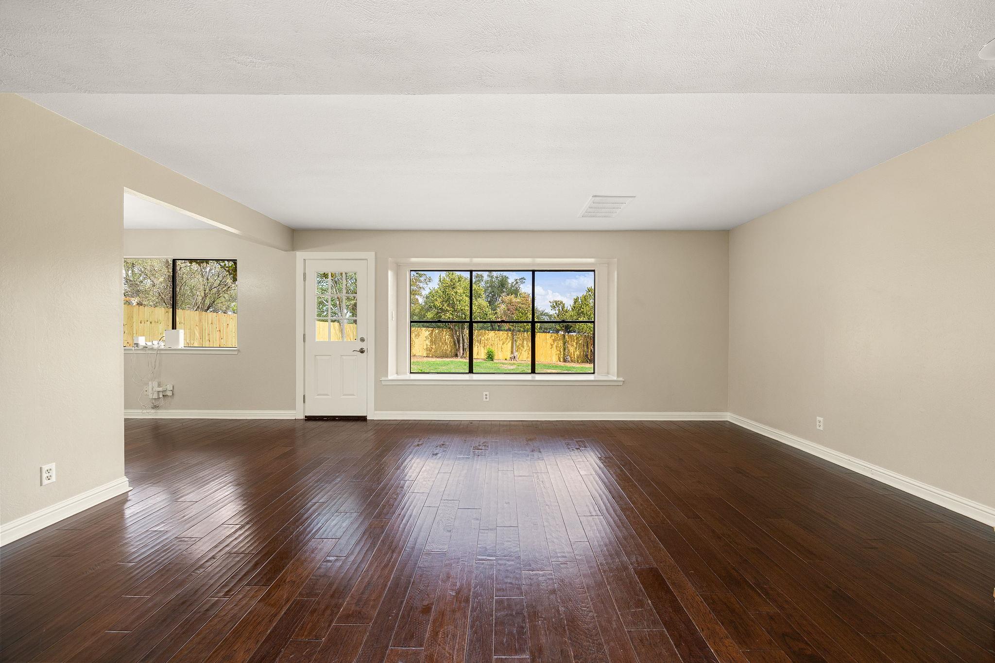 10408 Timbercrest LN