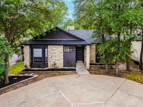 2109 Cervin BLVD