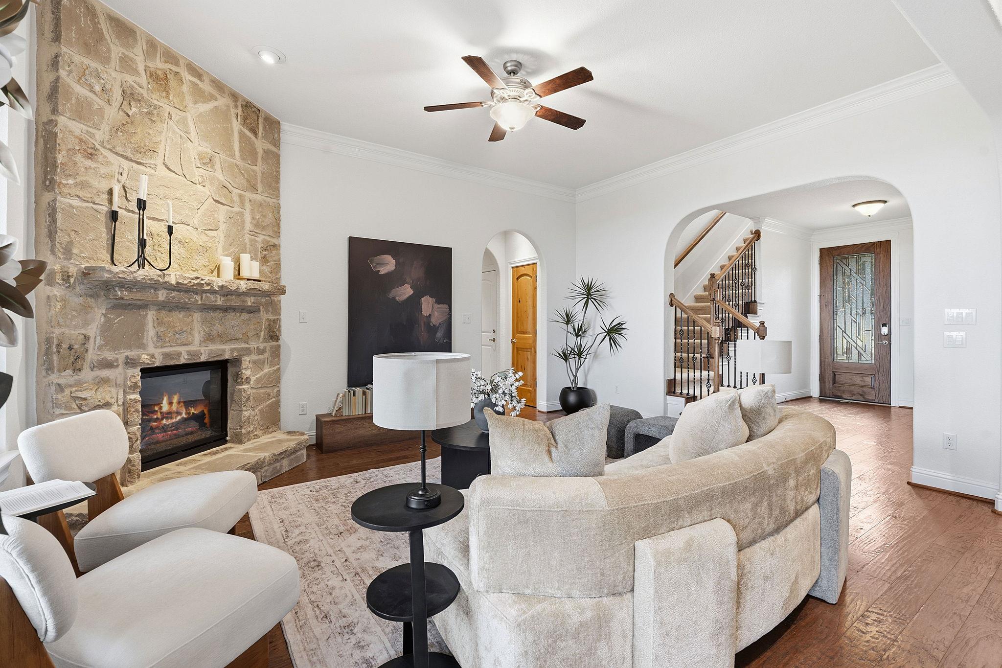 9205 Villa Norte DR