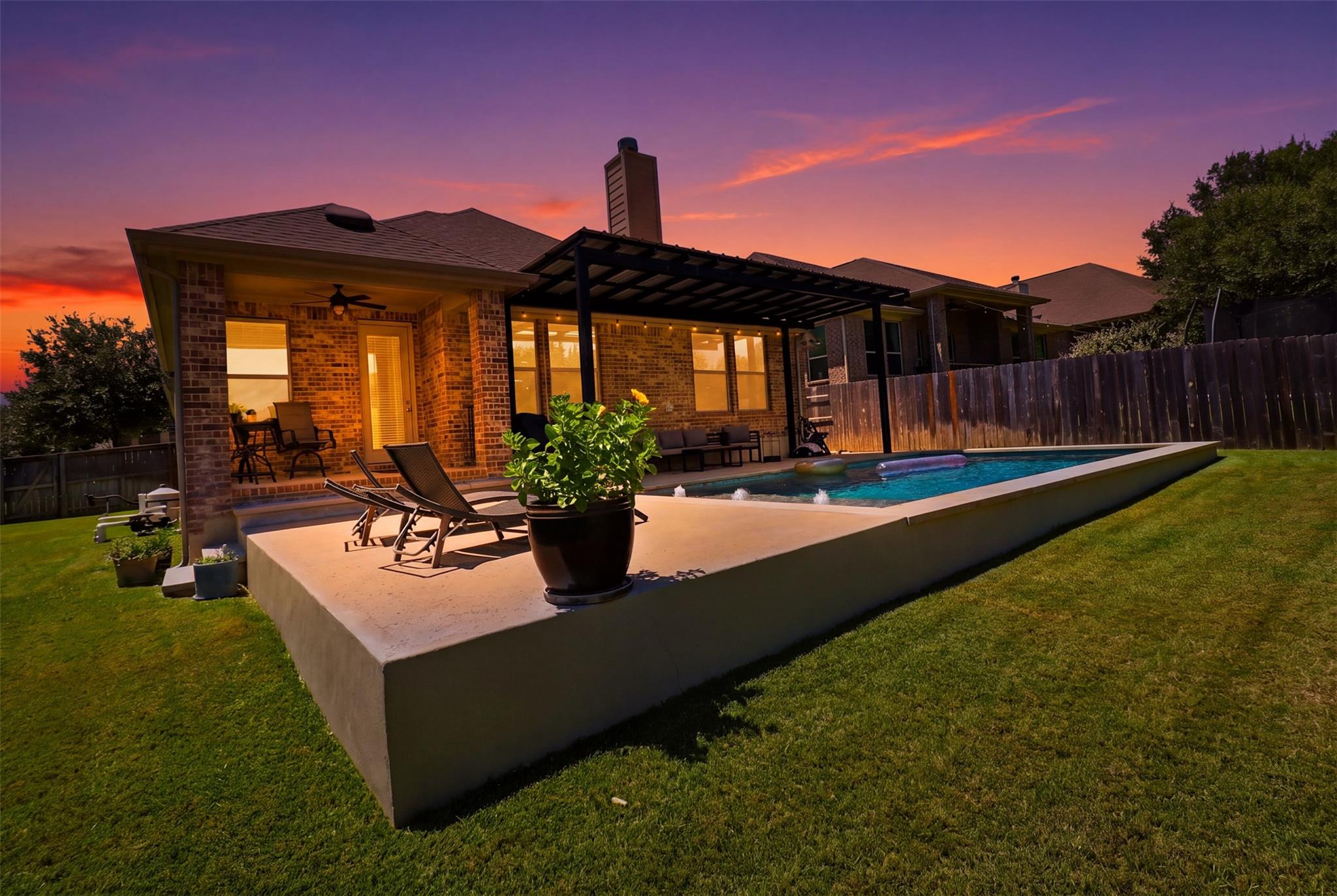 662 Catalina LN
