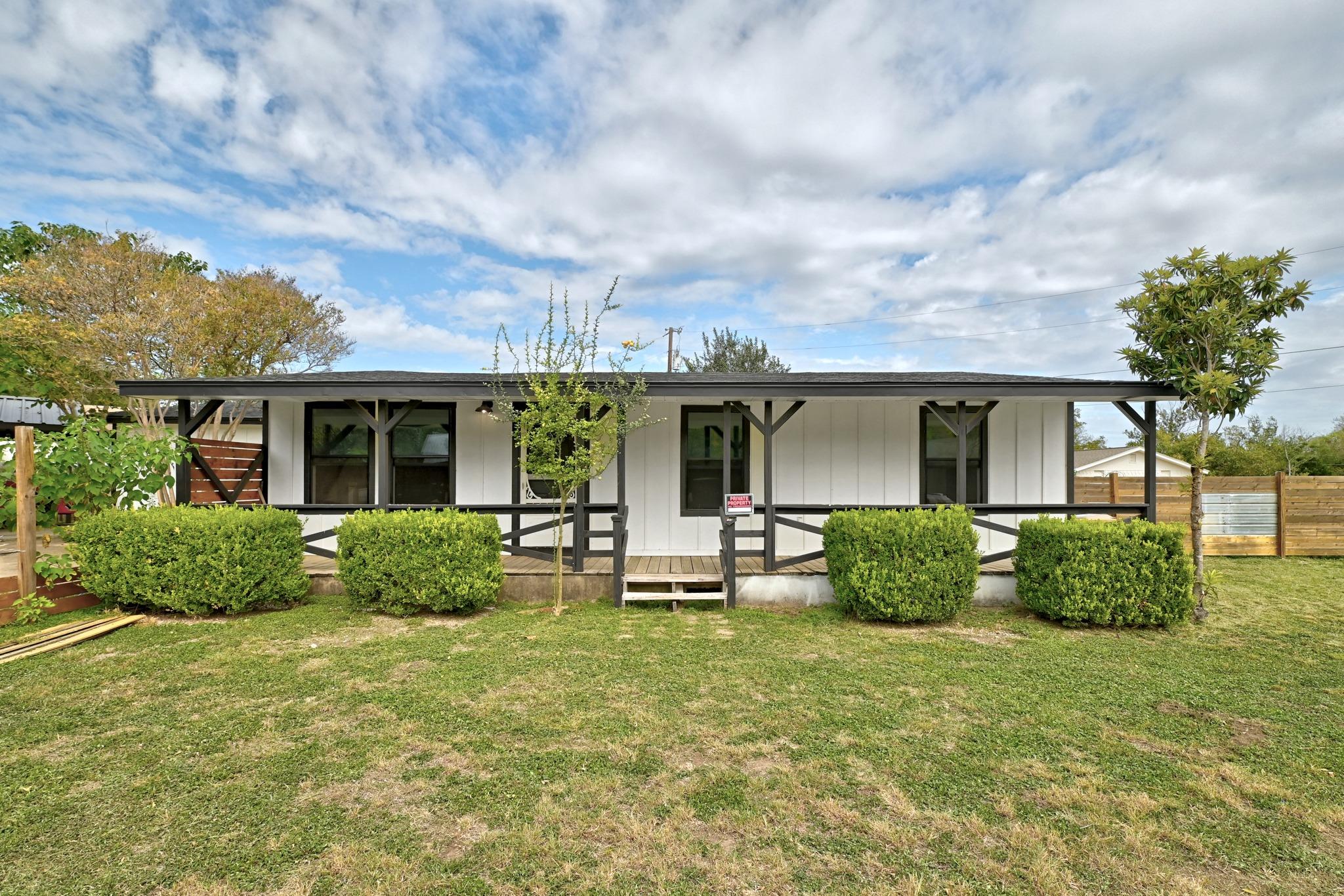 208 Hitching Post DR