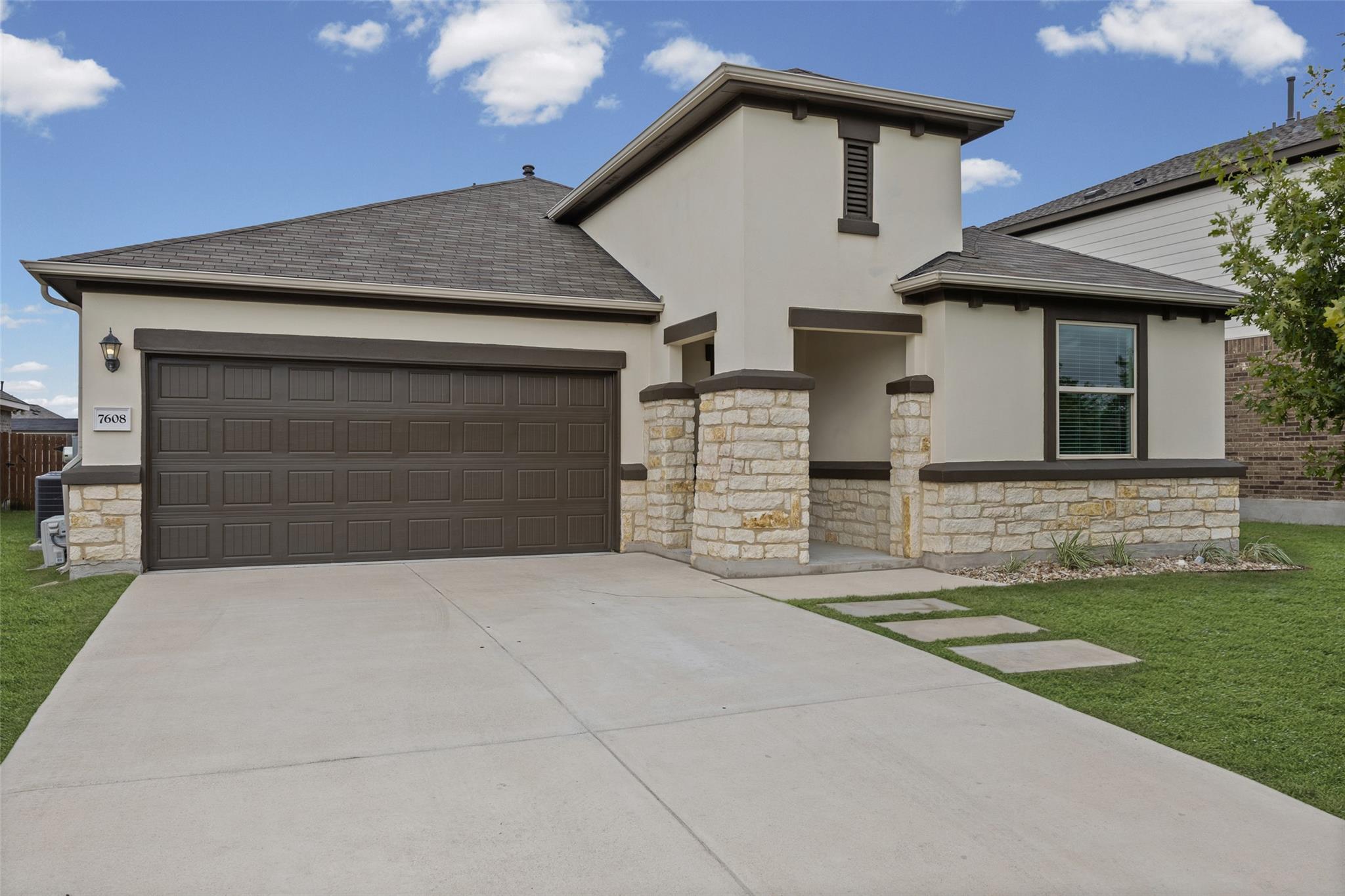 7608 Lombardy LOOP