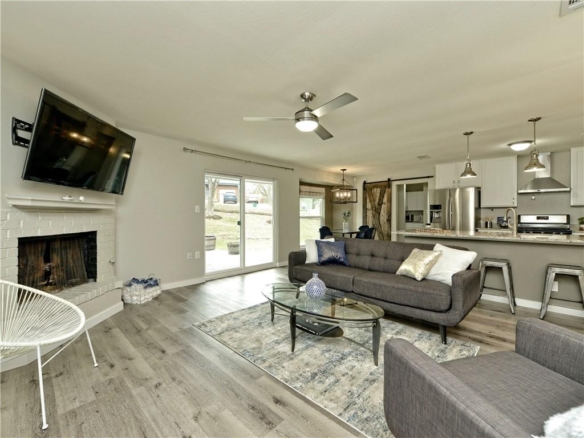 1601 Elmira RD