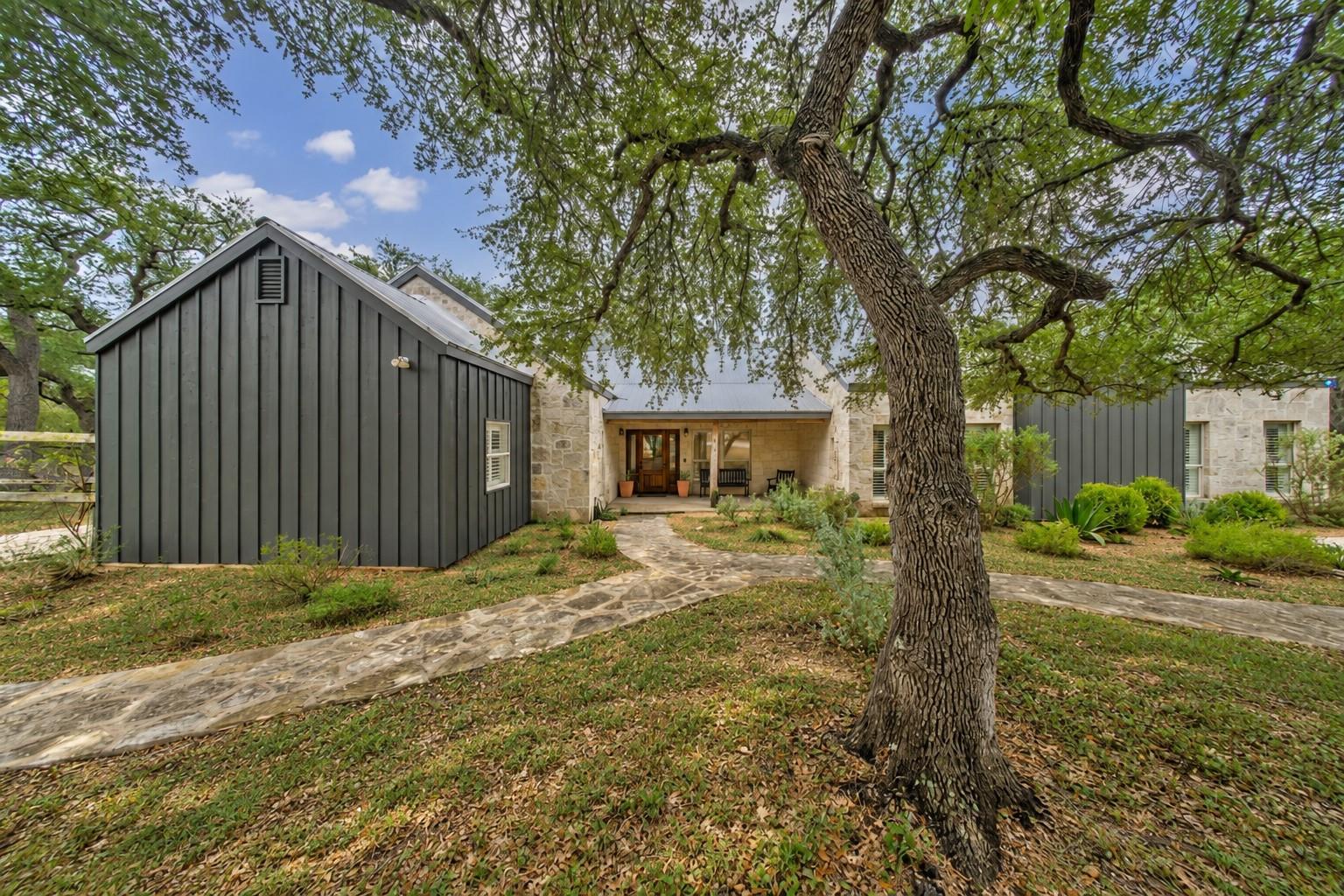 188 Broken Lance DR