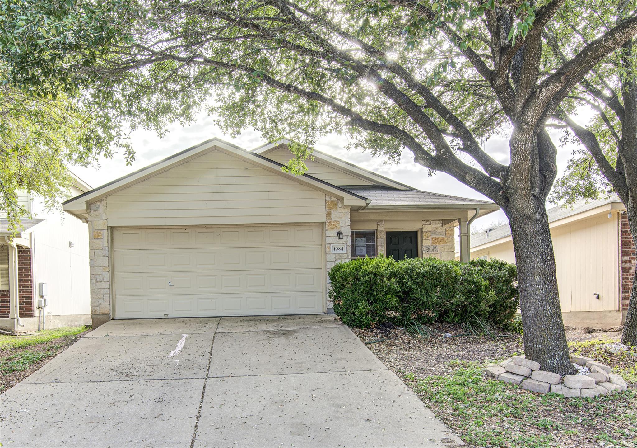 1084 Shadow Creek BLVD
