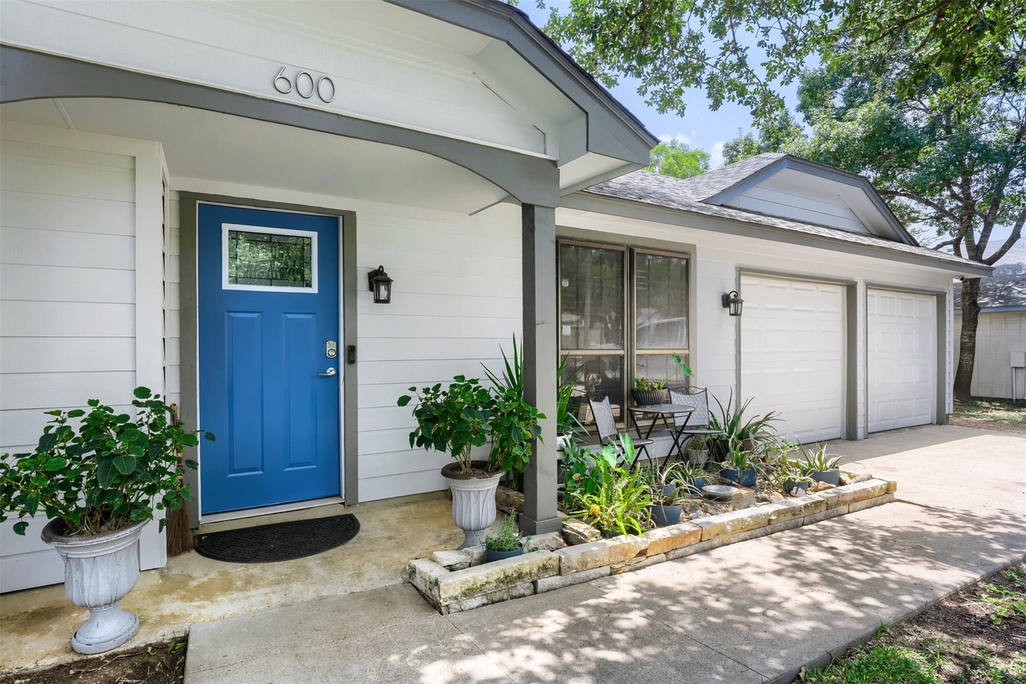 600 Live Oak DR