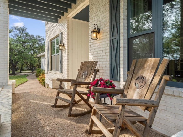 606 Winchester DR