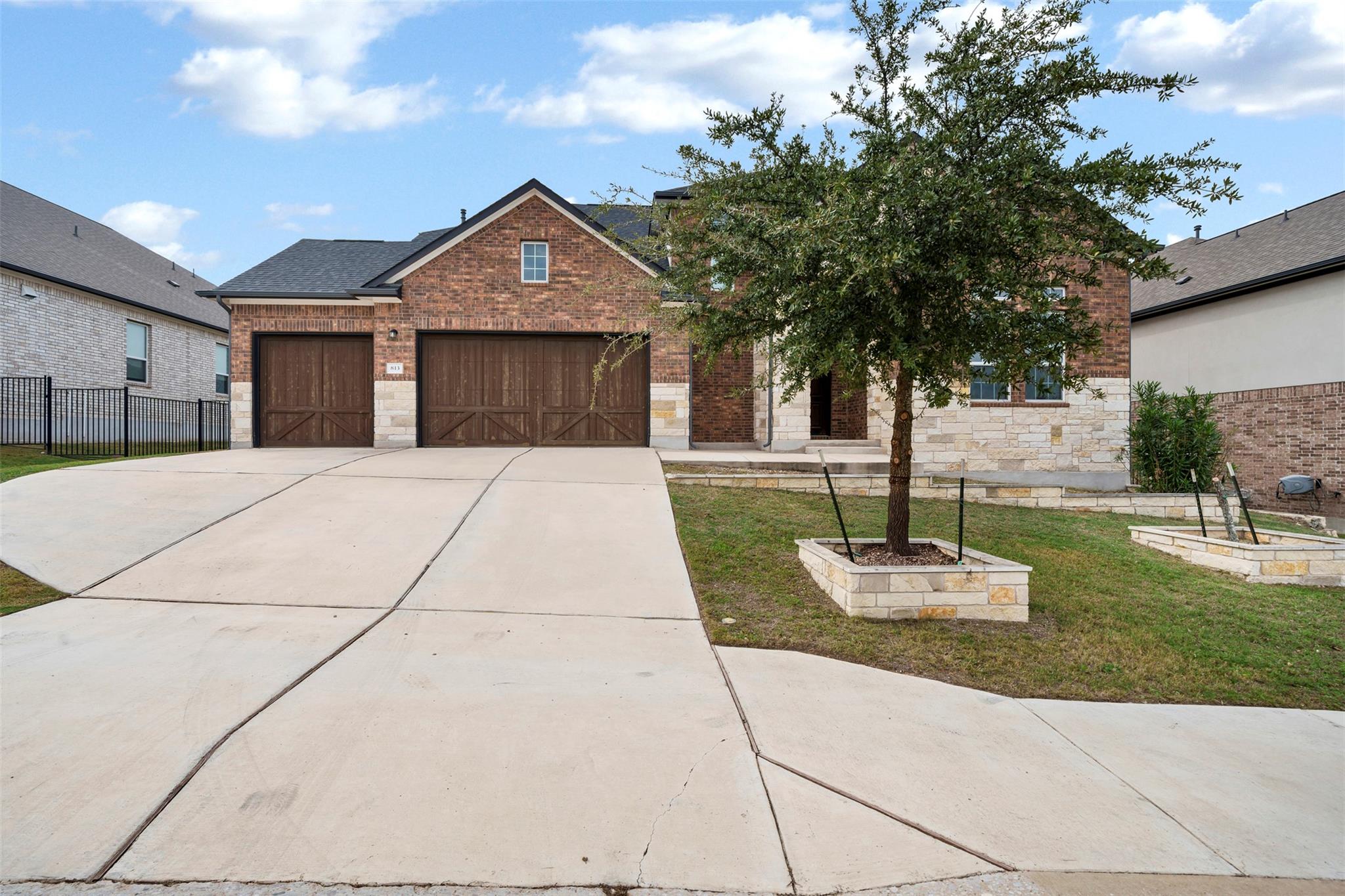 813 Palamos DR