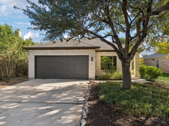 706 Estancia WAY