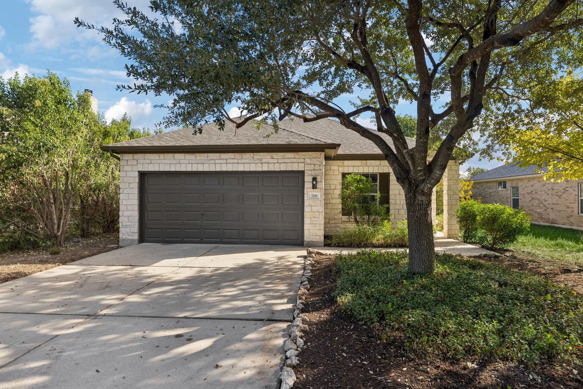 706 Estancia WAY