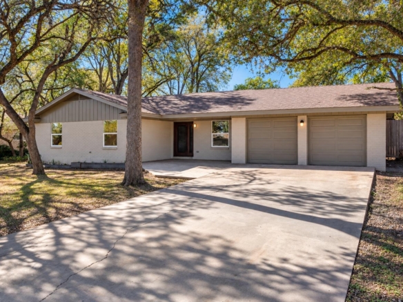 5704 Parkwood DR