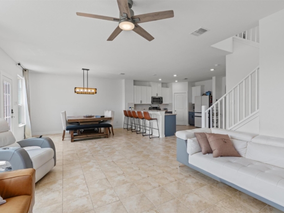 121 Passiflora DR