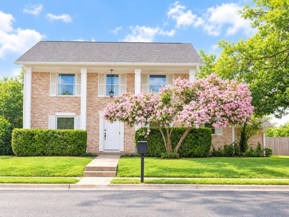 10101 Parkfield DR