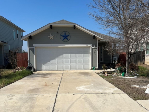 587 Twisted Oaks LN