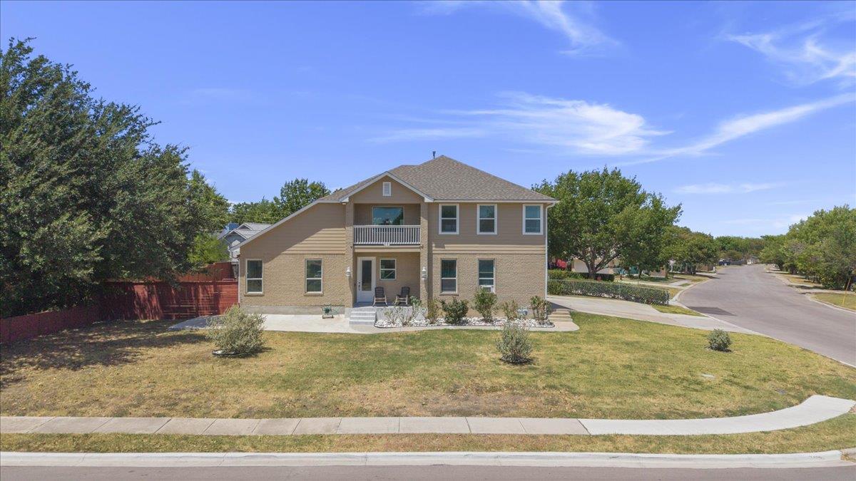 1106 Greenlawn BLVD