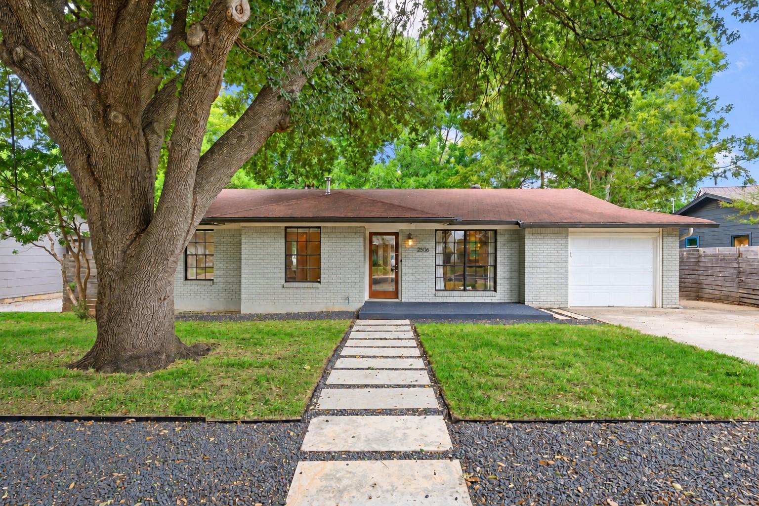 2506 East Side DR