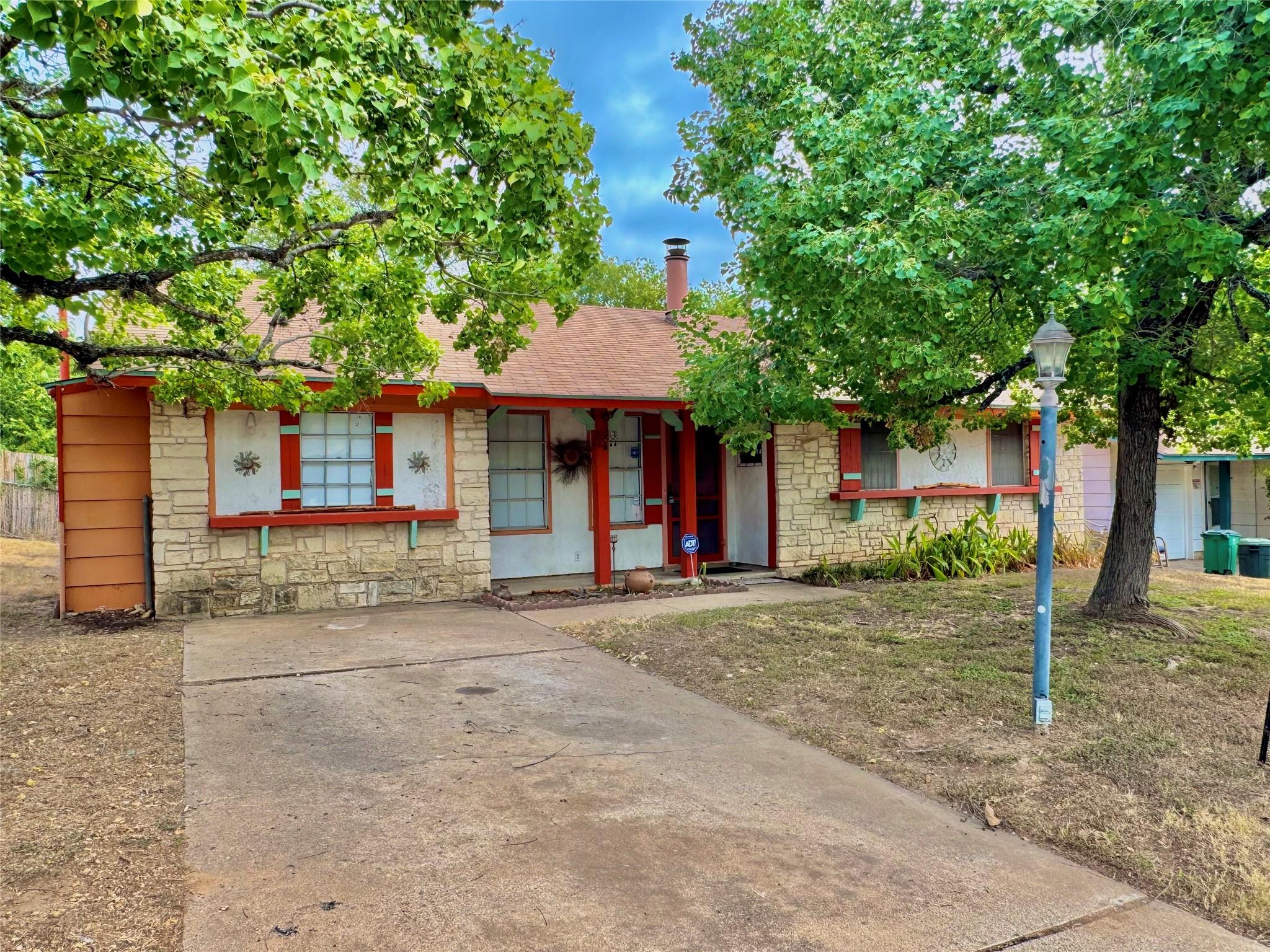 1806 Cherry Orchard DR