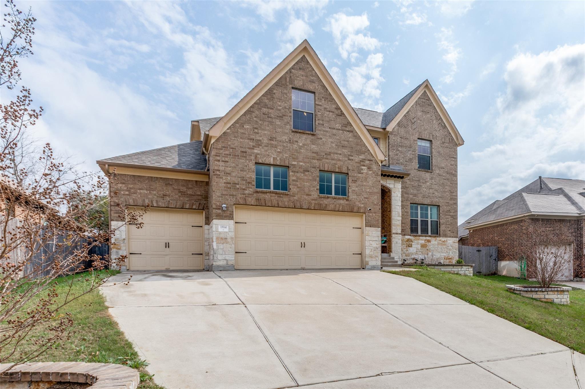 1814 Paseo Verde DR
