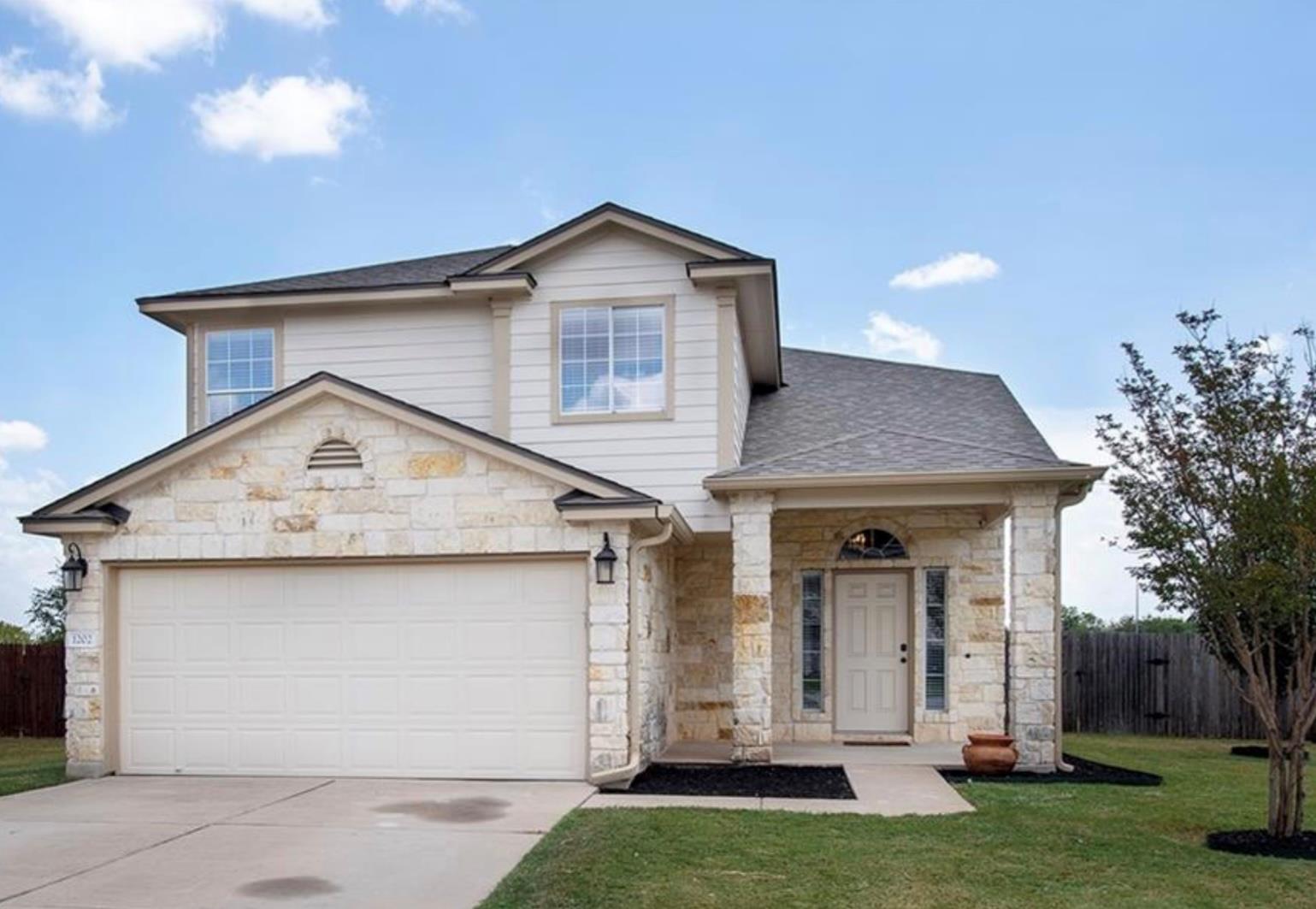 1202 Hensley DR
