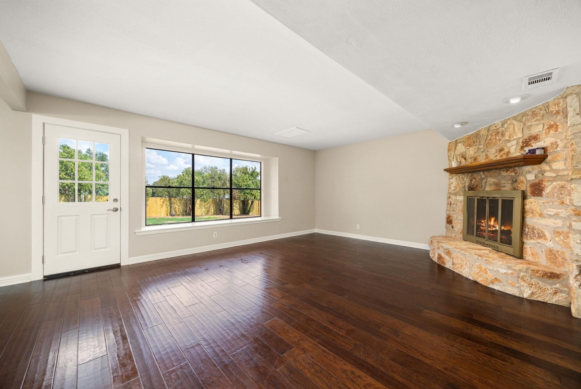 10408 Timbercrest LN