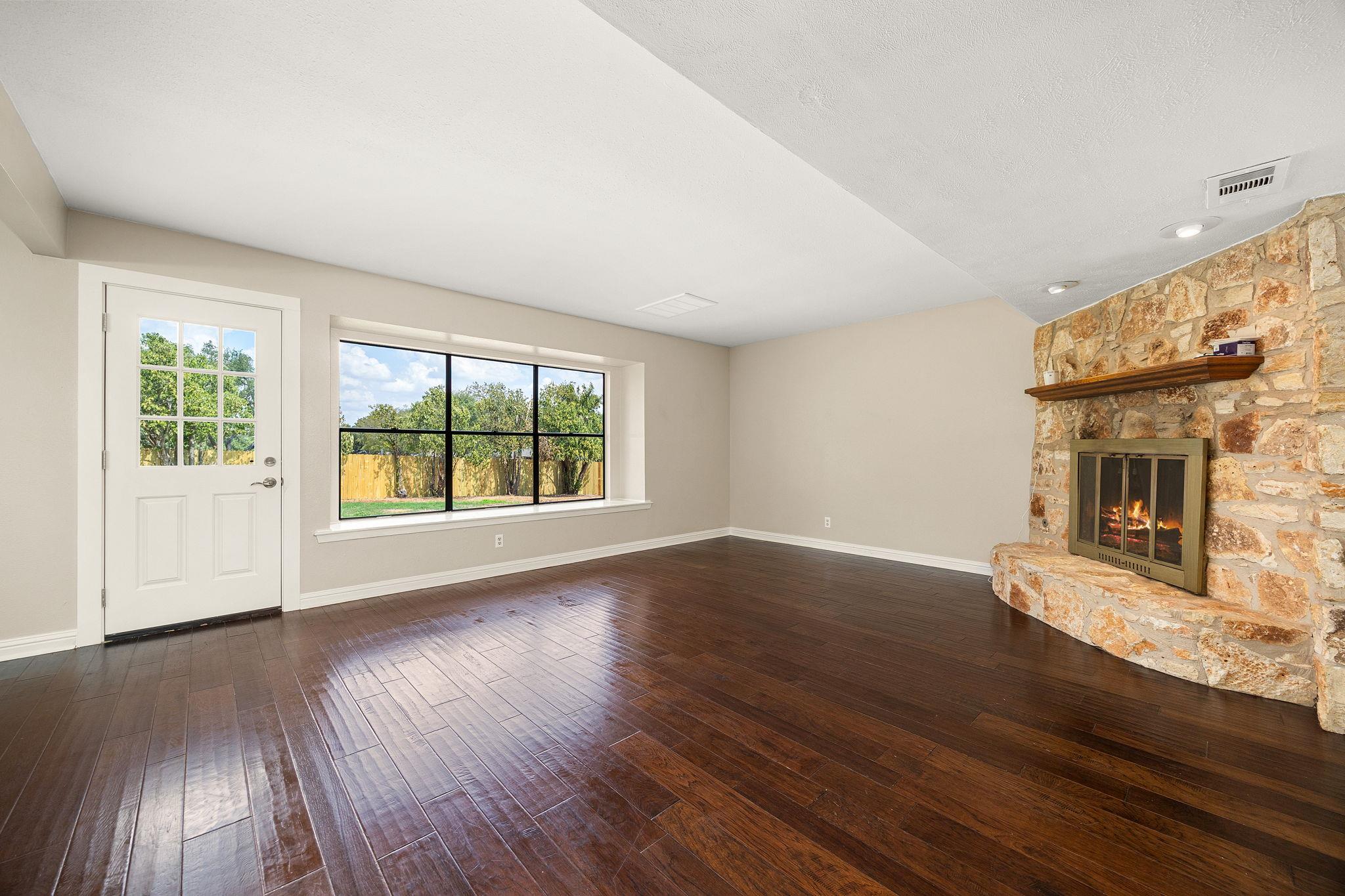 10408 Timbercrest LN