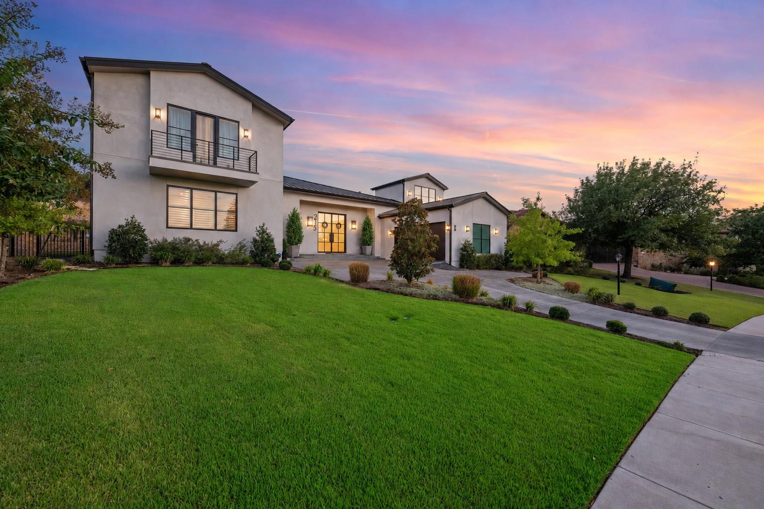 215 Golden Bear DR