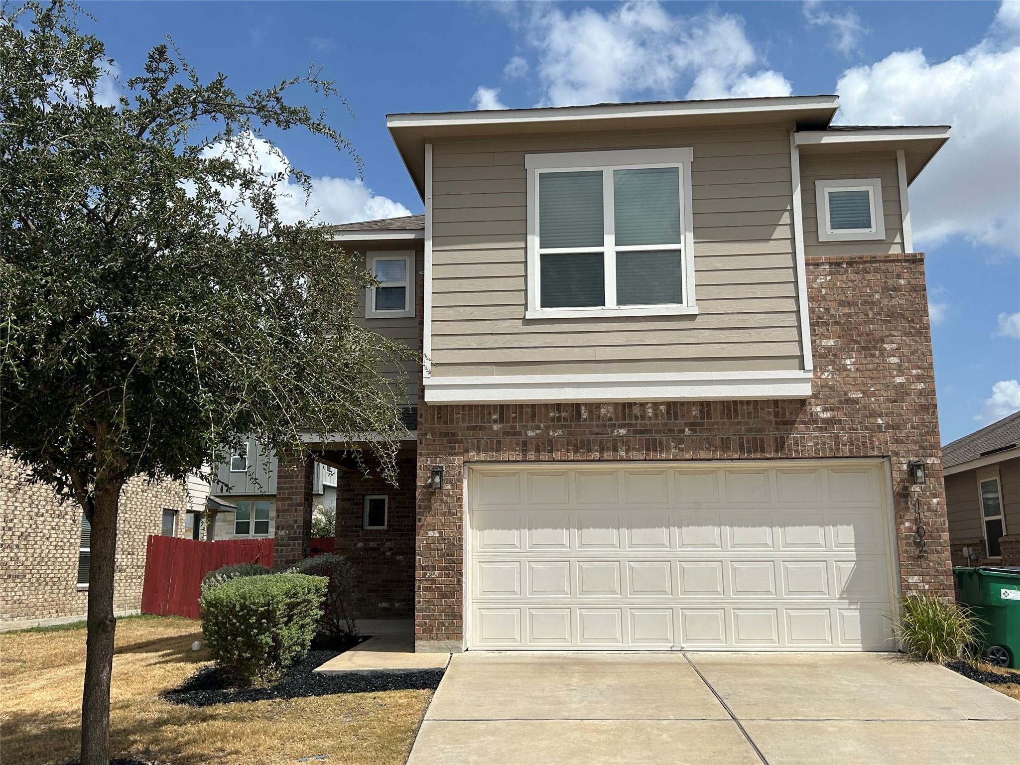 1102 Beechtree LN