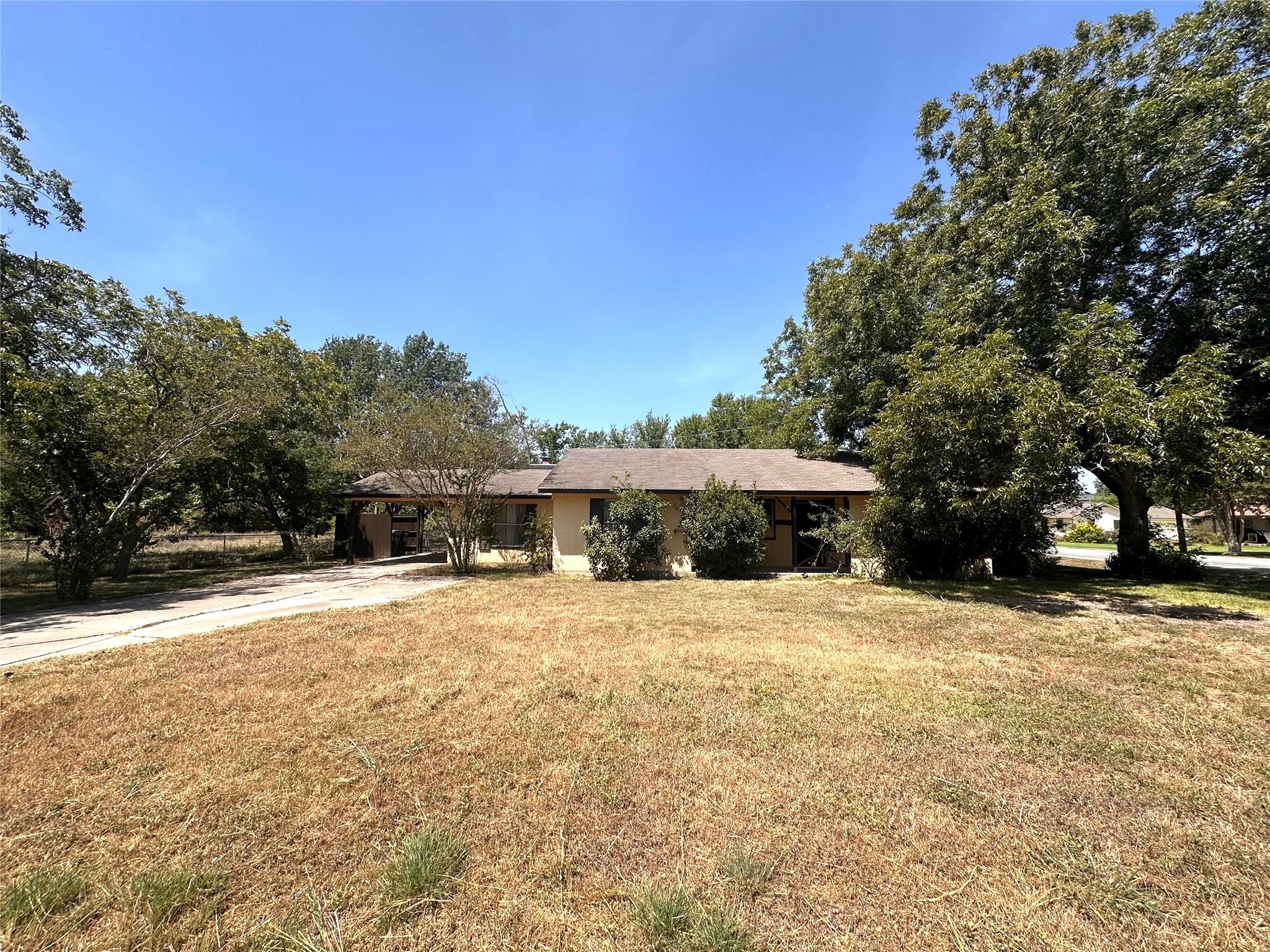 400 Sunbonnet DR