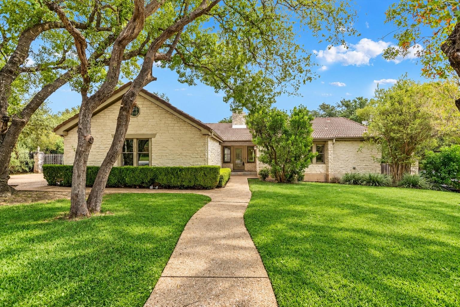 104 Indian Bend DR