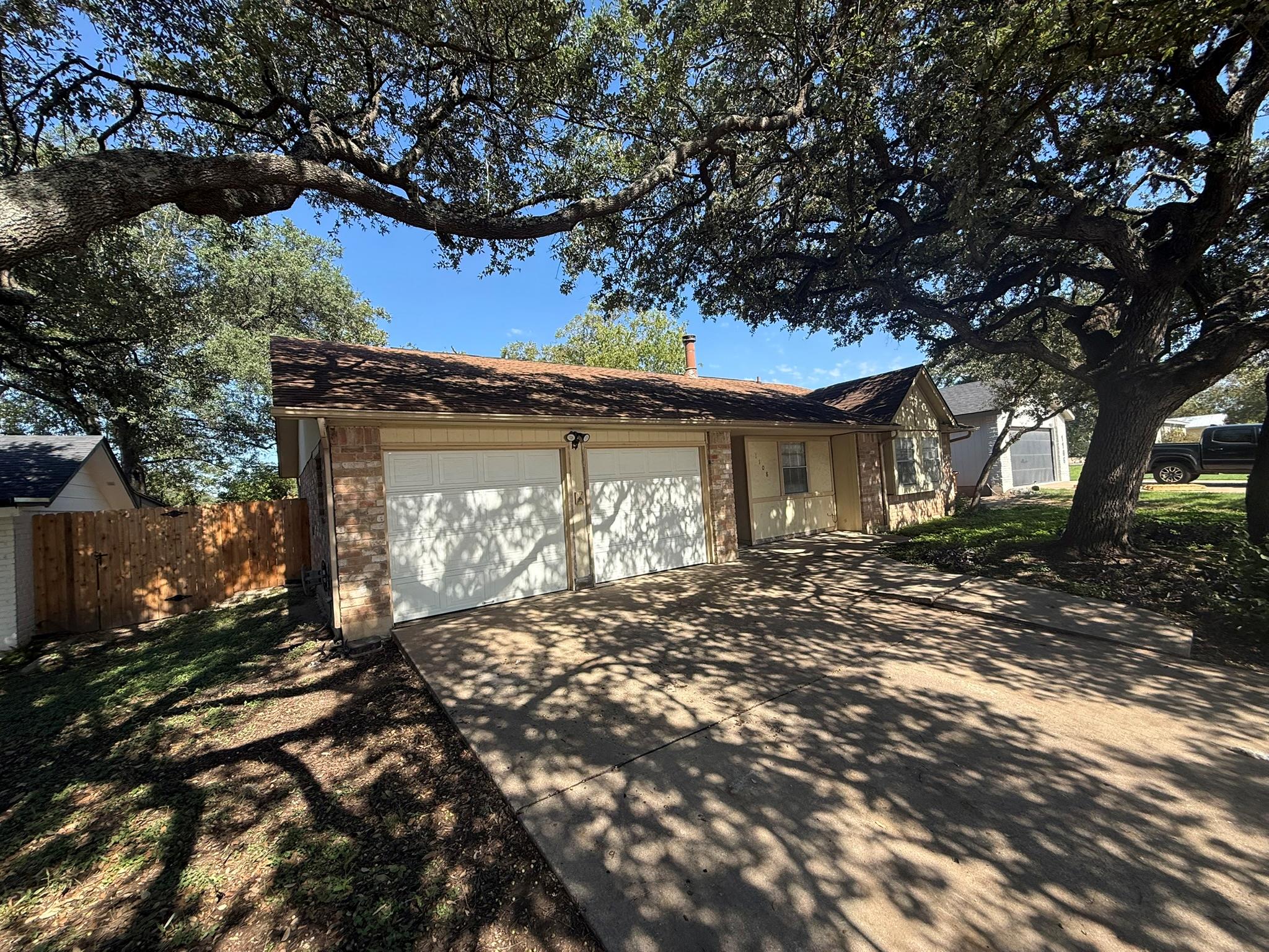 1108 ECHO LN