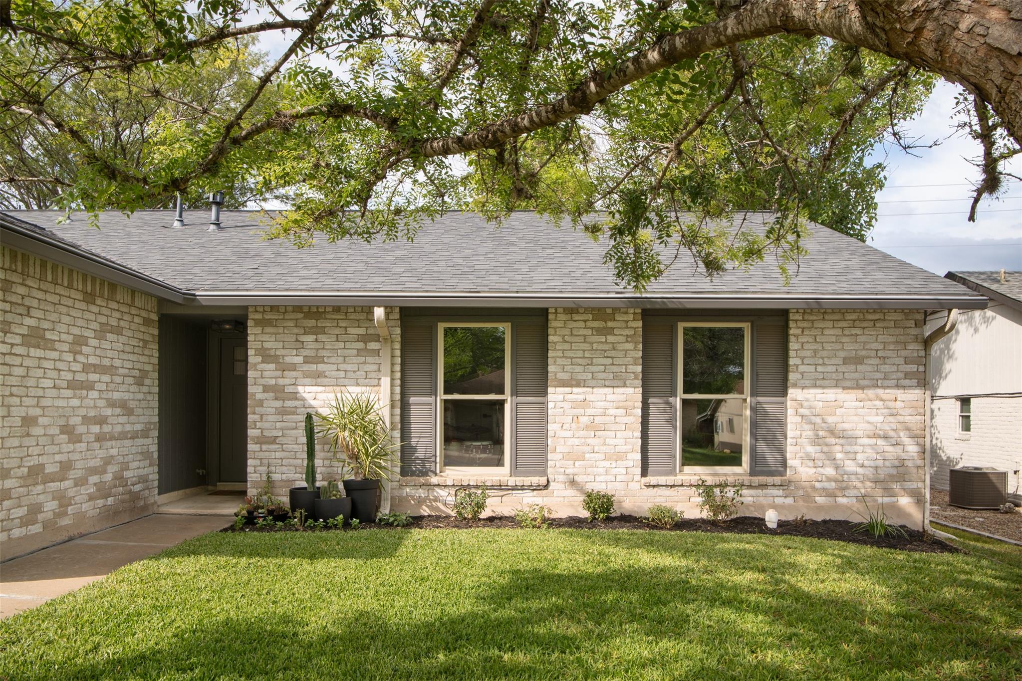 304 Skyloop DR