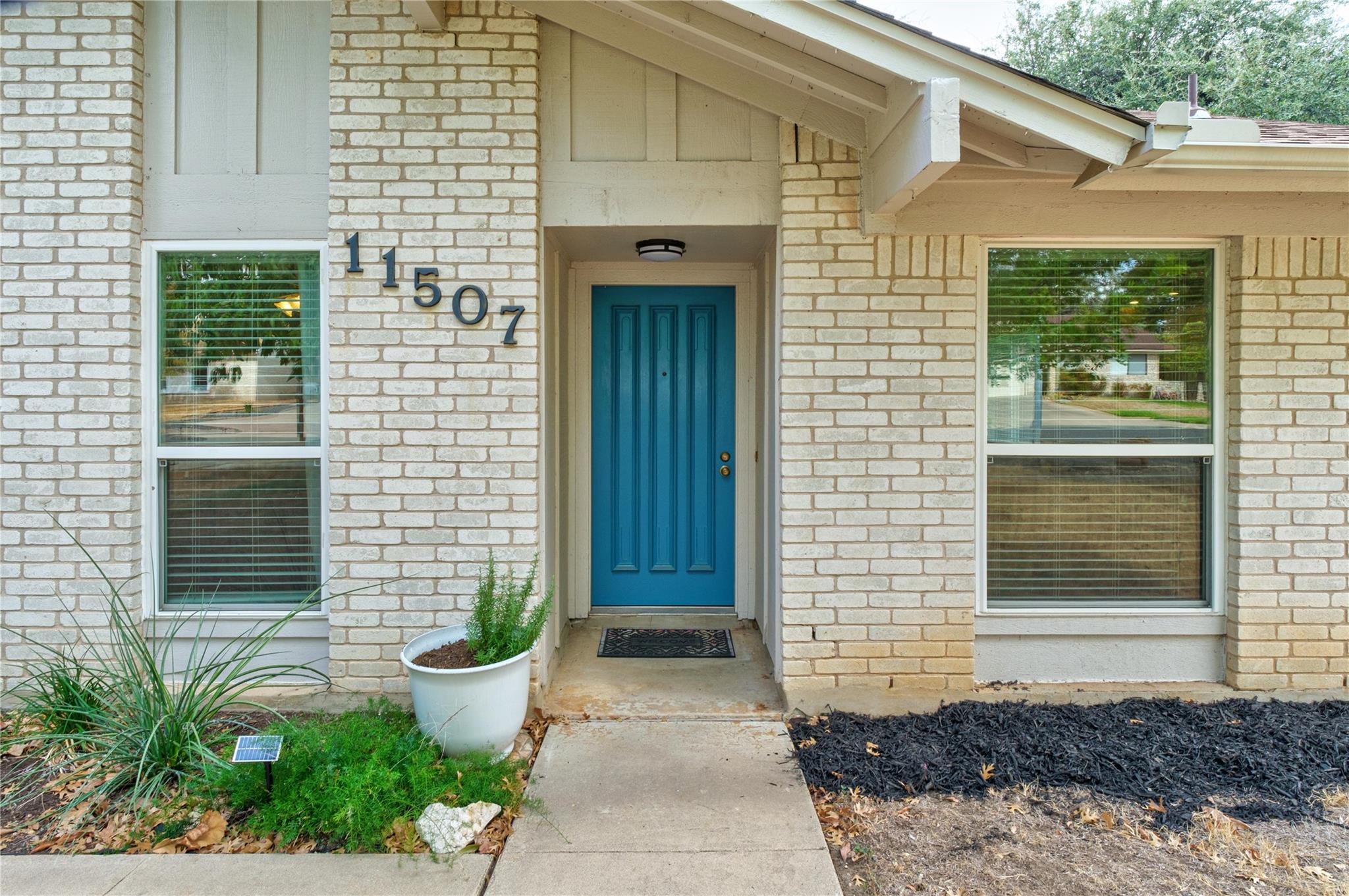 11507 Pyreneese DR