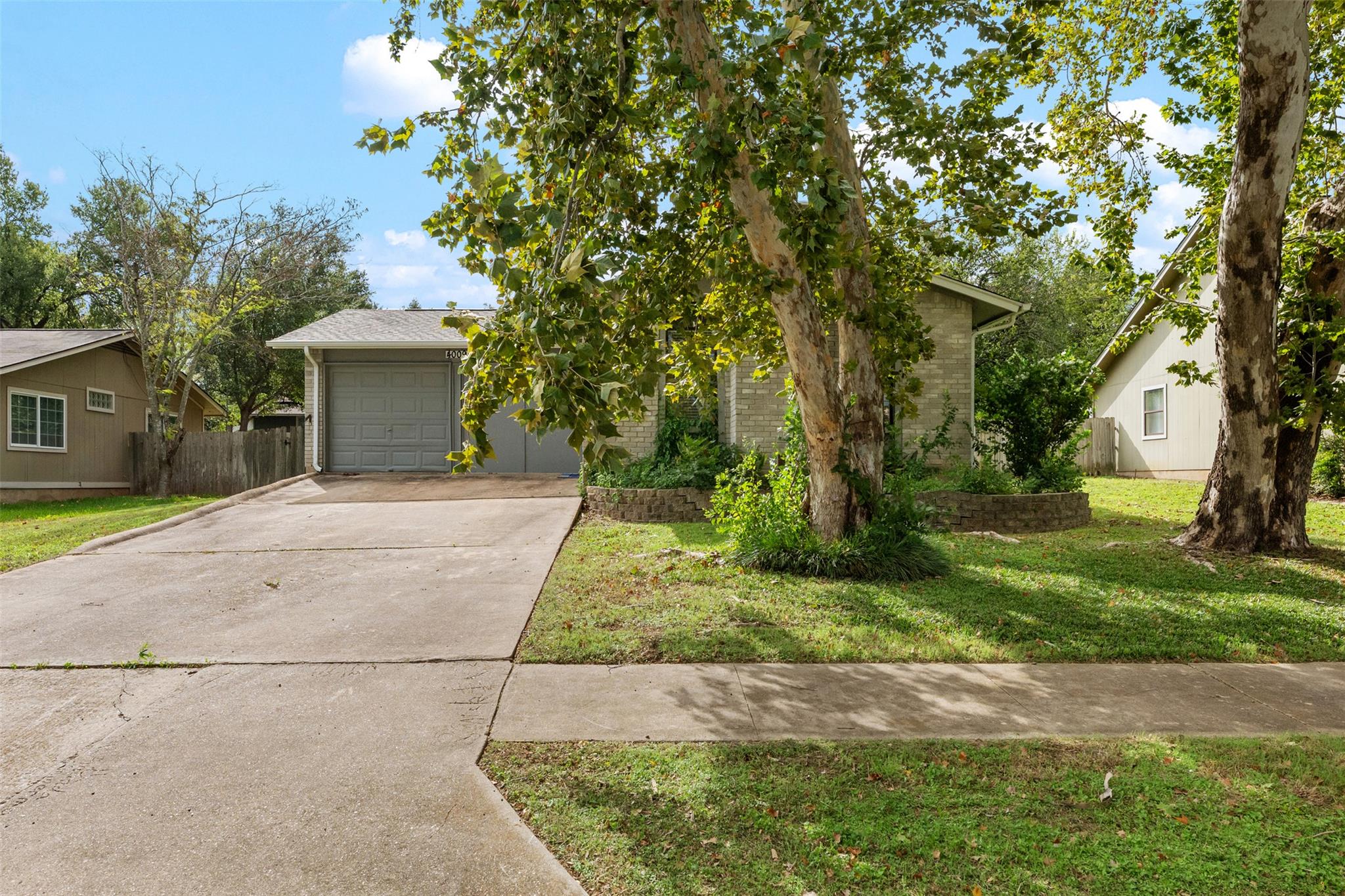 4009 Hillside DR