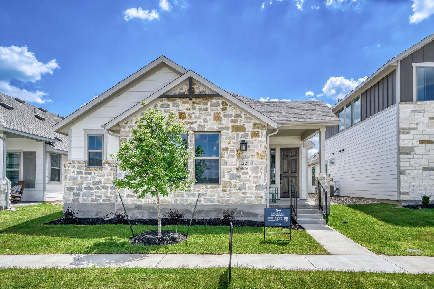 122 International ST