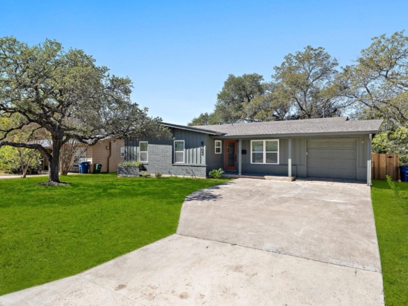 8102 Burrell DR